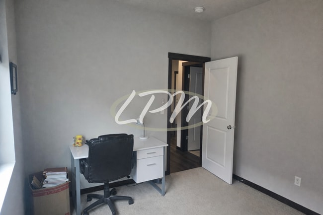 Building Photo - Spacious Open-Concept Single-Level Home