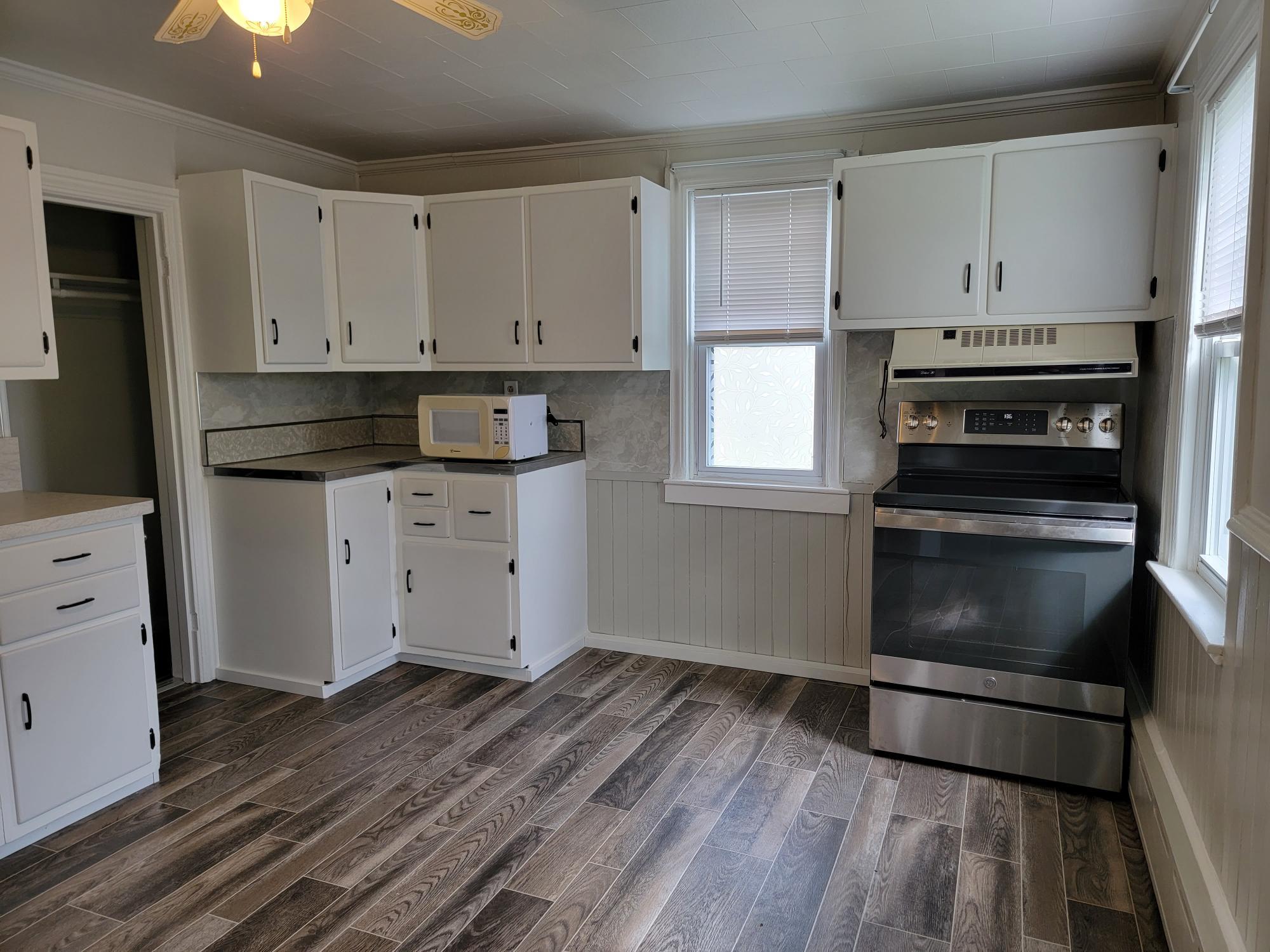 Building Photo - 124 Michters Rd