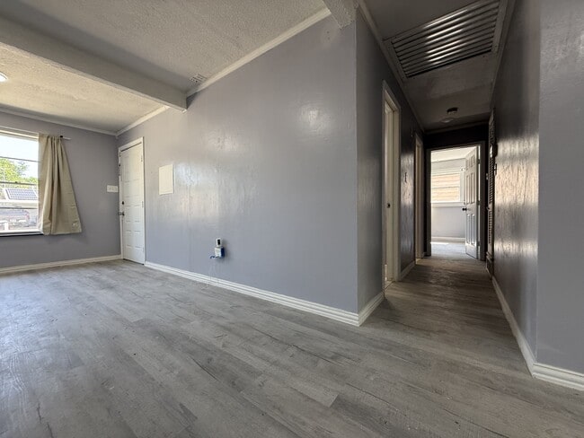Building Photo - 5736 Shipp Dr