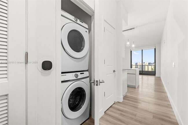 Building Photo - 101 Diplomat Pkwy