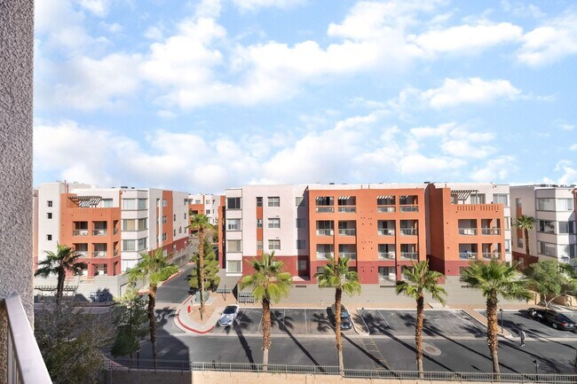 Building Photo - Modern Condo Living with Luxury Finishes in a Gated Community!