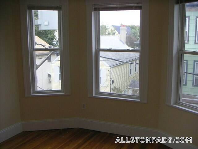 Building Photo - 33 Adamson St