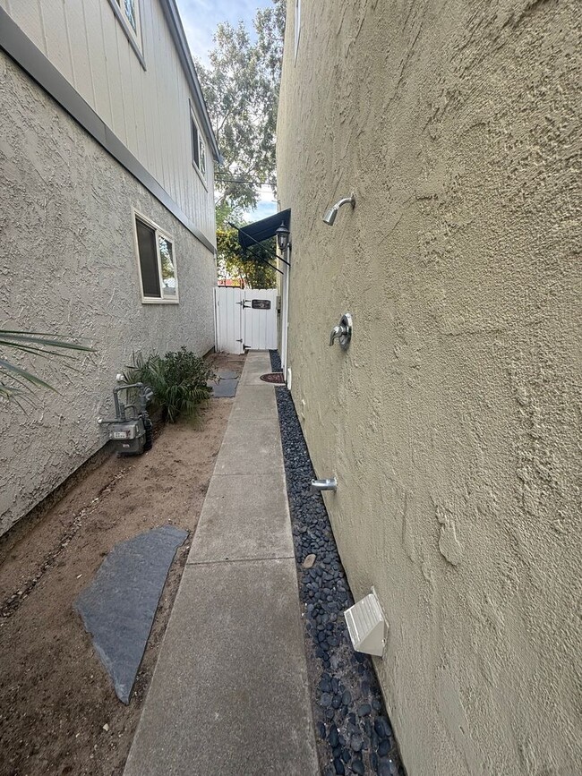 Building Photo - Silver Strand Beach - upper portion of dup...