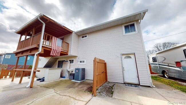 Building Photo - 511 Freeman Ave