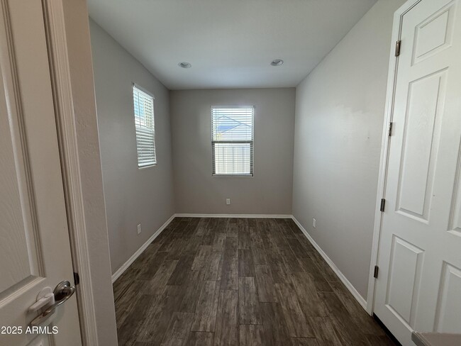 Building Photo - 3786 E Robert St