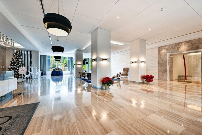 Building Photo - 100 Bayview Dr