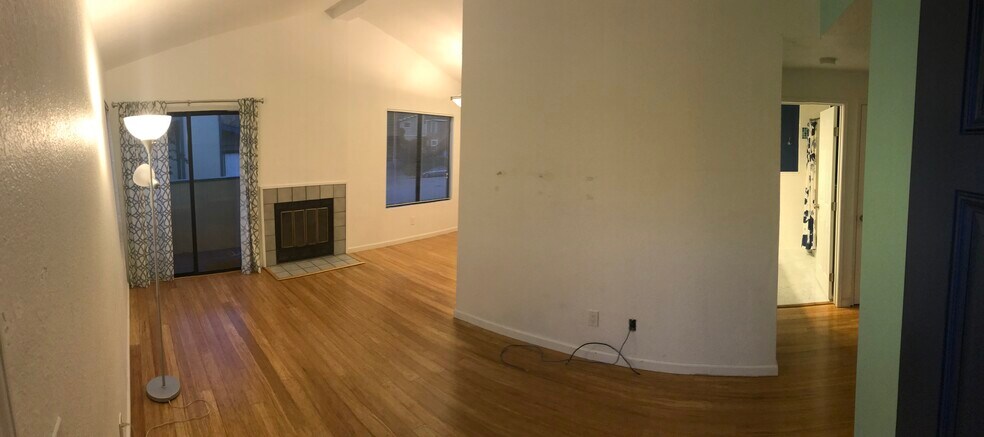 Building Photo - 512 Lewis Ln