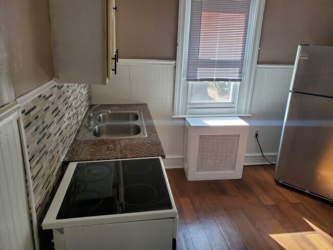 Building Photo - 6000 N 19th St