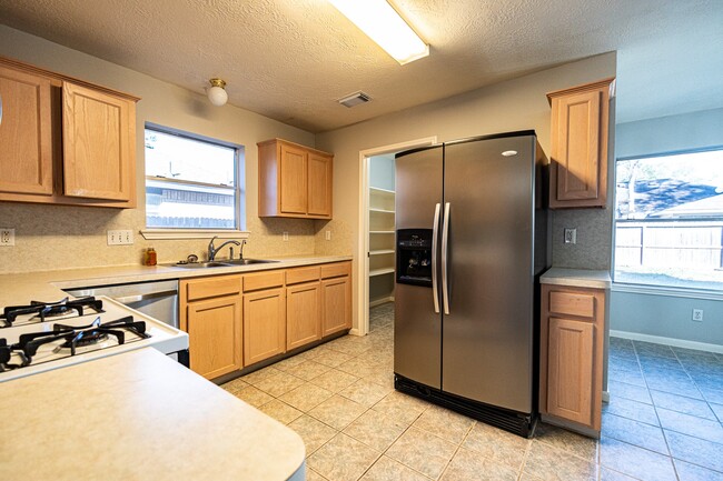 Building Photo - 16110 Cypress Valley Dr