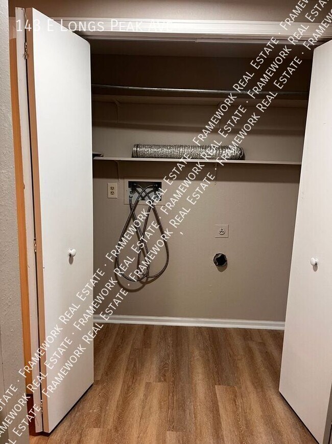 Building Photo - 143 E Longs Peak Ave