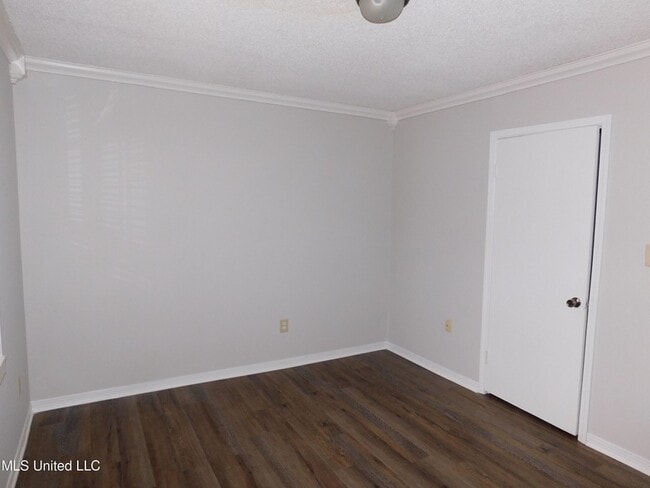 Building Photo - 285 Maidelle Cove