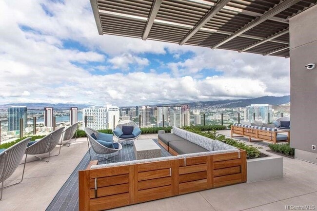 Building Photo - Aalii High Floor 1 bedroom, 1 bath, 1 parking