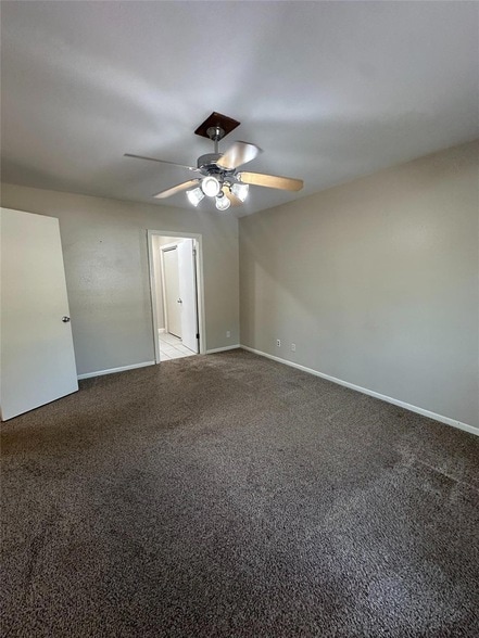 Building Photo - 3510 Roanoke Dr