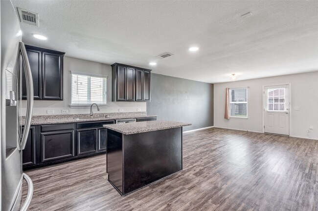Building Photo - 5722 Basin Ranch Ln