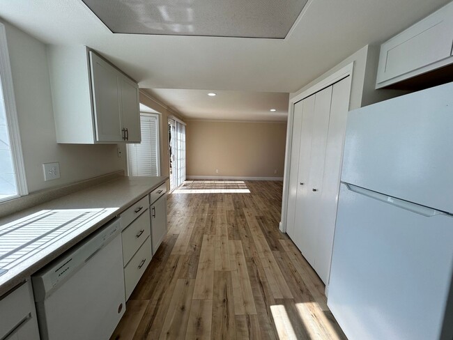 Building Photo - Newly Renovated 3 Bedroom, 2 Bath Home in ...