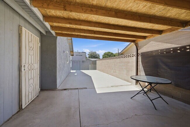 Building Photo - Charming 3-Bed with Gleaming Hardwood Floors