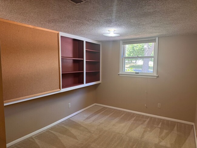 Building Photo - 3131 W Platte Ave