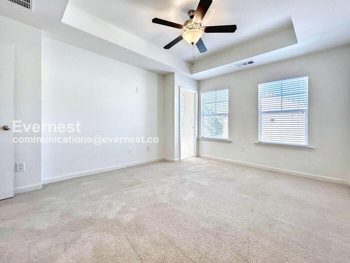 Building Photo - 911 Ambient Way