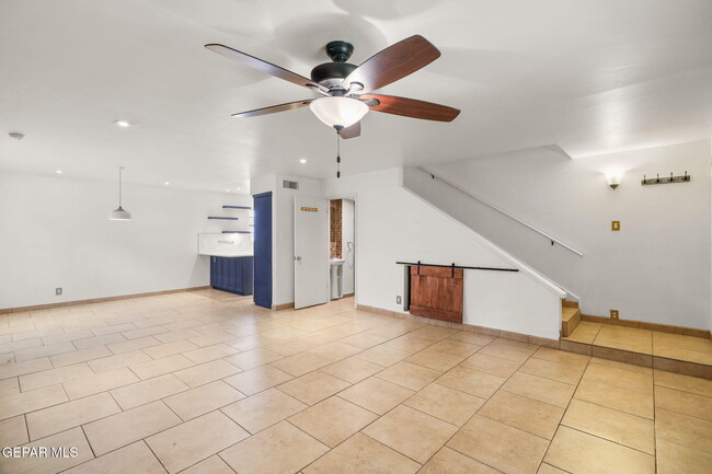 Building Photo - 350 Thunderbird Dr