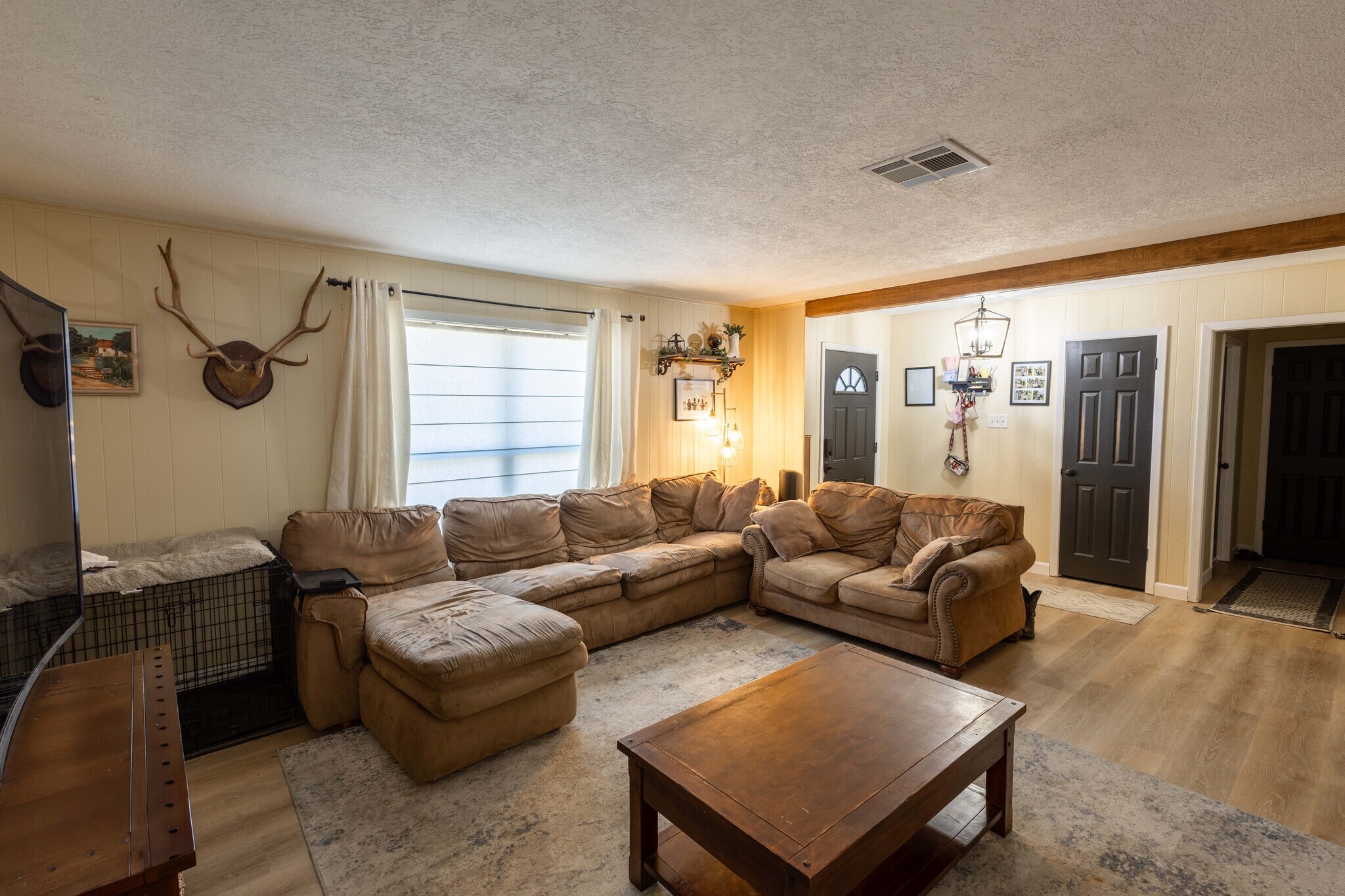Open living room with ample space. - 604 Avondale Ave