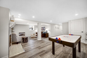 Building Photo - 560 Kathleen Dr