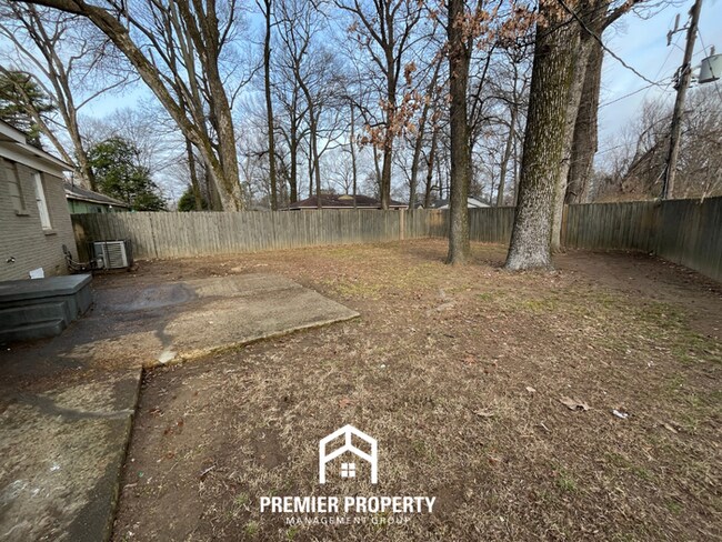 Building Photo - Charming 3BR Home w/ Hardwood Floors & Fenced Backyard