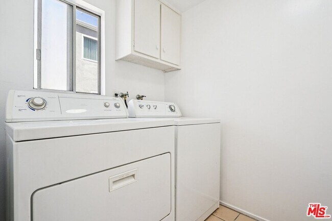 Building Photo - 13065 Mindanao Way