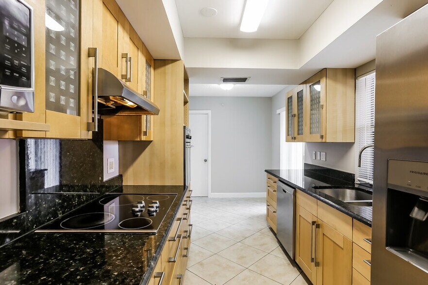 Building Photo - 6801 SW 43rd St