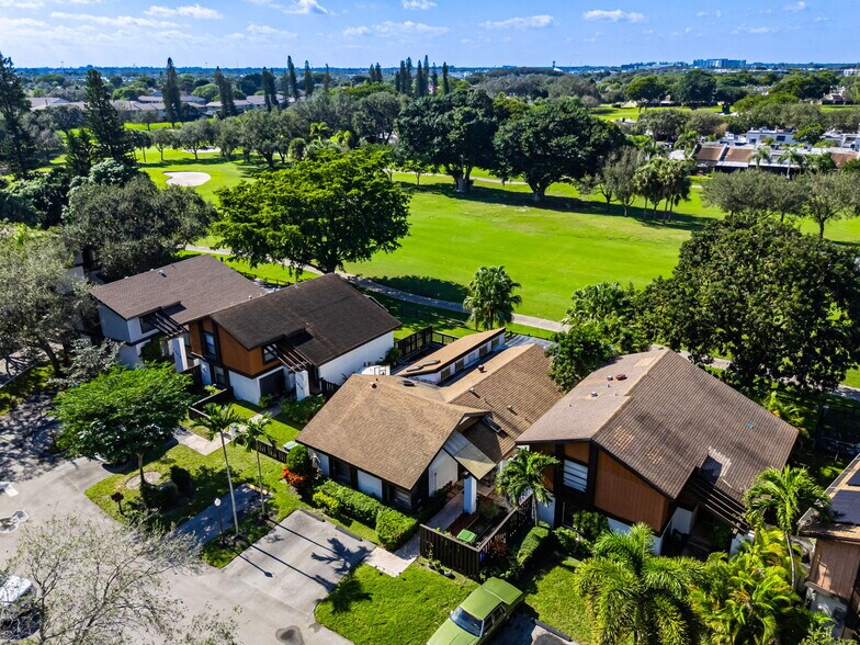 Building Photo - 1420 W Sandpiper Cir