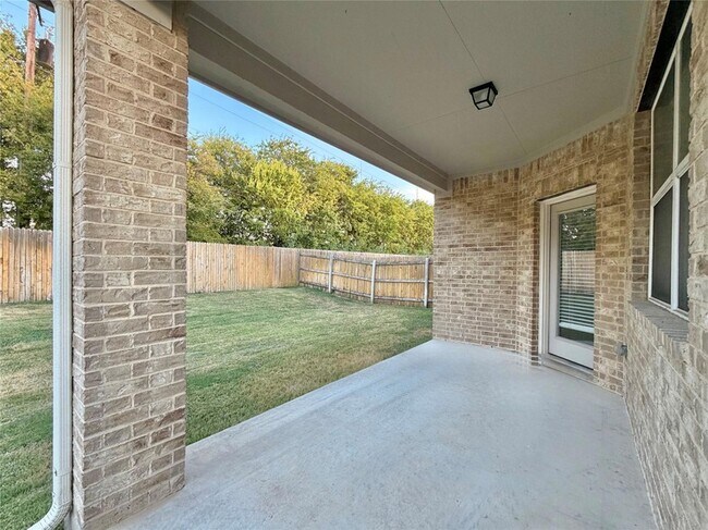 Building Photo - 1061 Winnsboro Lp