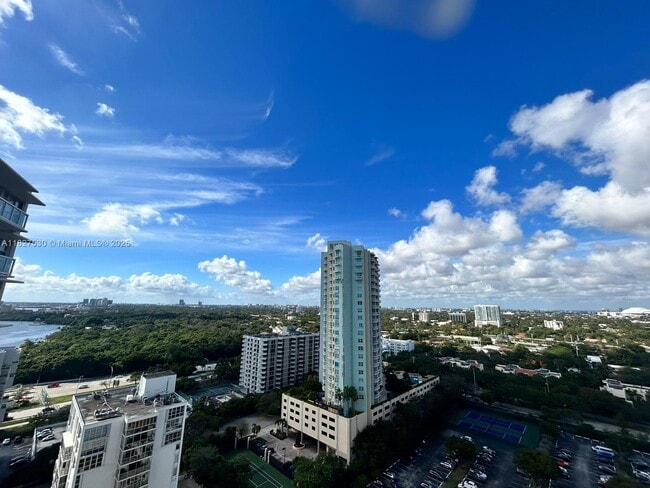 Building Photo - 2451 Brickell Ave