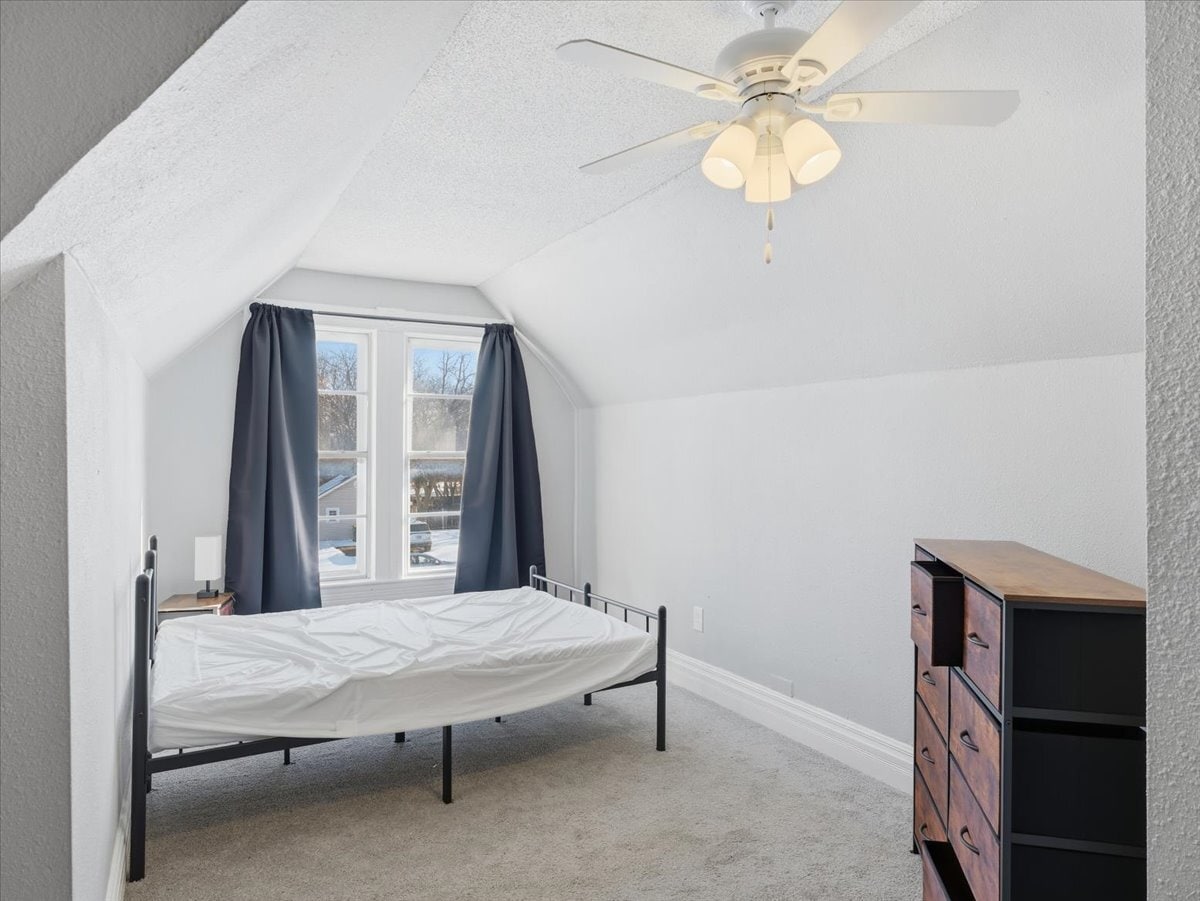 Building Photo - 304 N Grand Ave