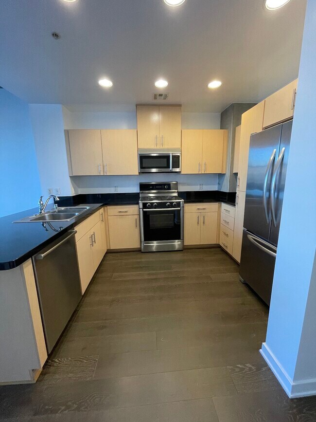 Building Photo - 311 2nd St