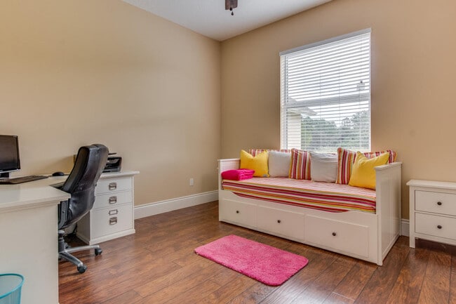 Building Photo - 3890 Cabbage Palm Way