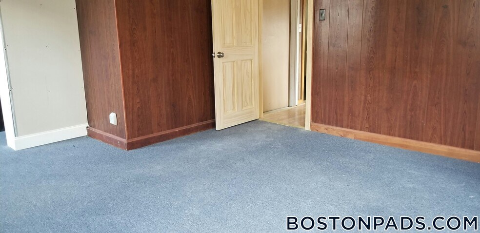 Building Photo - 103 Buttonwood St