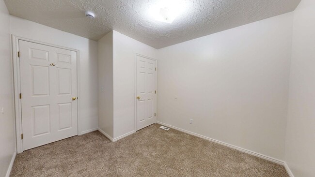 Building Photo - 294 E Cobblecreek Dr