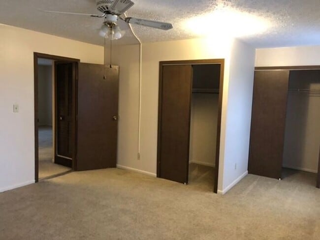 Building Photo - Wilmich Apartments, Akron OH - 1bed/1bath