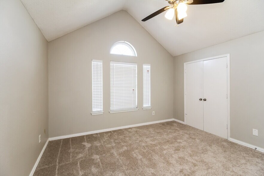 Building Photo - 1115 Colbert Ln