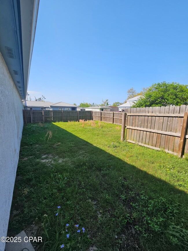 Building Photo - 836 Premier Dr