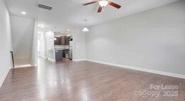 Building Photo - 10154 Enniscrone Rd