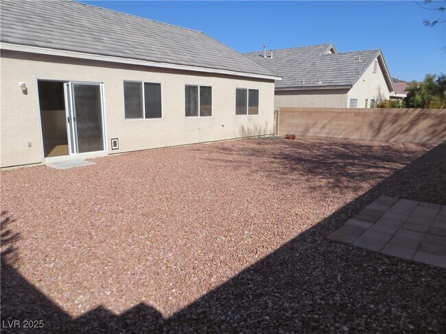 Building Photo - 3011 Mastercraft Ave