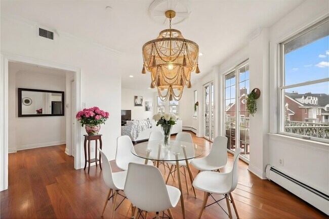 Building Photo - 205 Shearwater Ct W