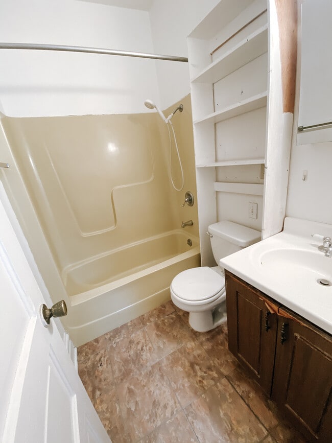 Bathroom - Salisbury Place Apartments