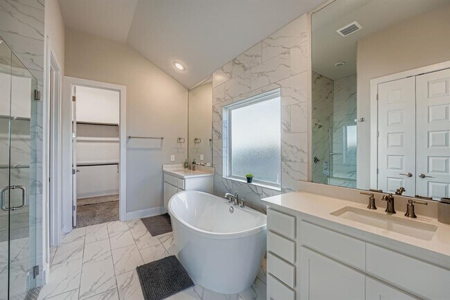 Building Photo - 9800 Grapevine Leaf Dr