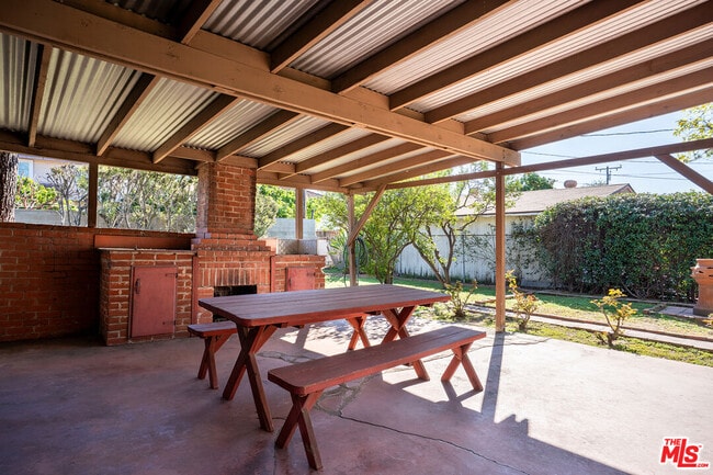 Building Photo - 1114 S Ramona St