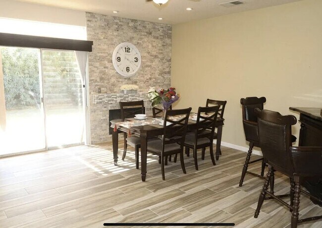 Building Photo - 69811 Willow Ln