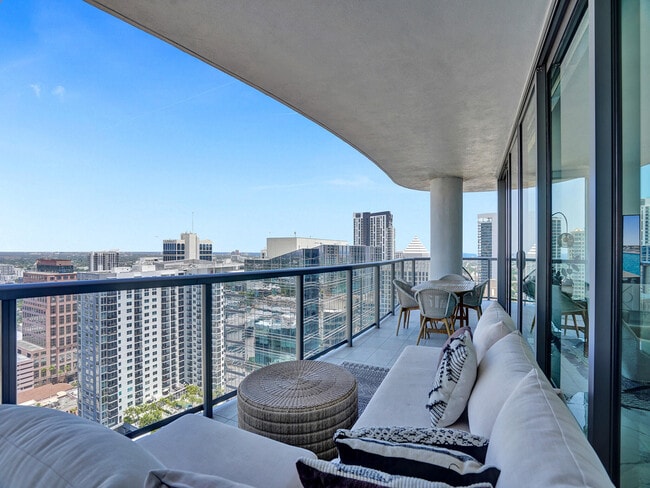 Building Photo - 100 E Las Olas Blvd