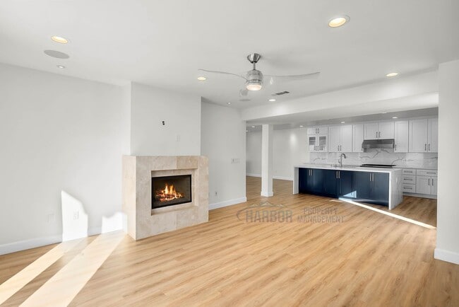 Building Photo - Palos Verdes Estates luxury home is now av...