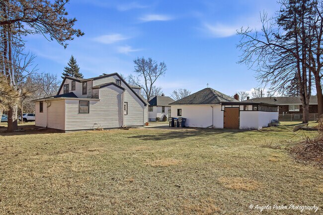 Building Photo - 10219 W Illinois Ave