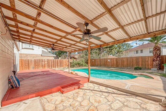 Building Photo - 20519 Westfield Estates Dr